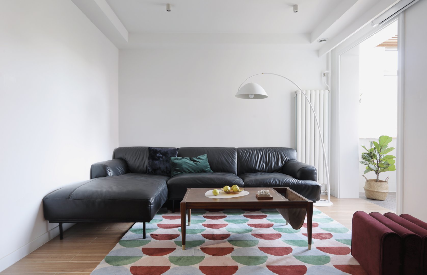 中庭裝飾施工團(tuán)隊為您分析刮膩子重要性，讓您安心入馨家